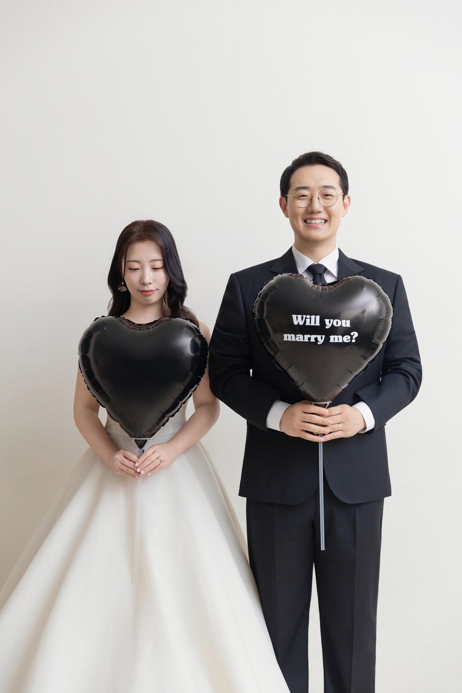 Will you marry me 풍선을 든 신랑 신부